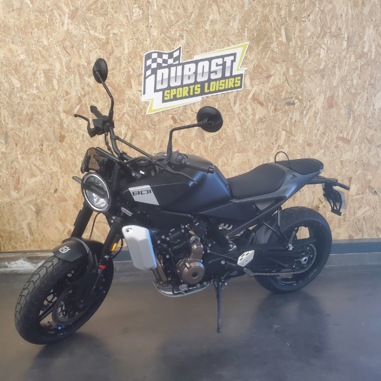 HUSQVARNA 801 SVARTPILEN 2024 - 130 KMS